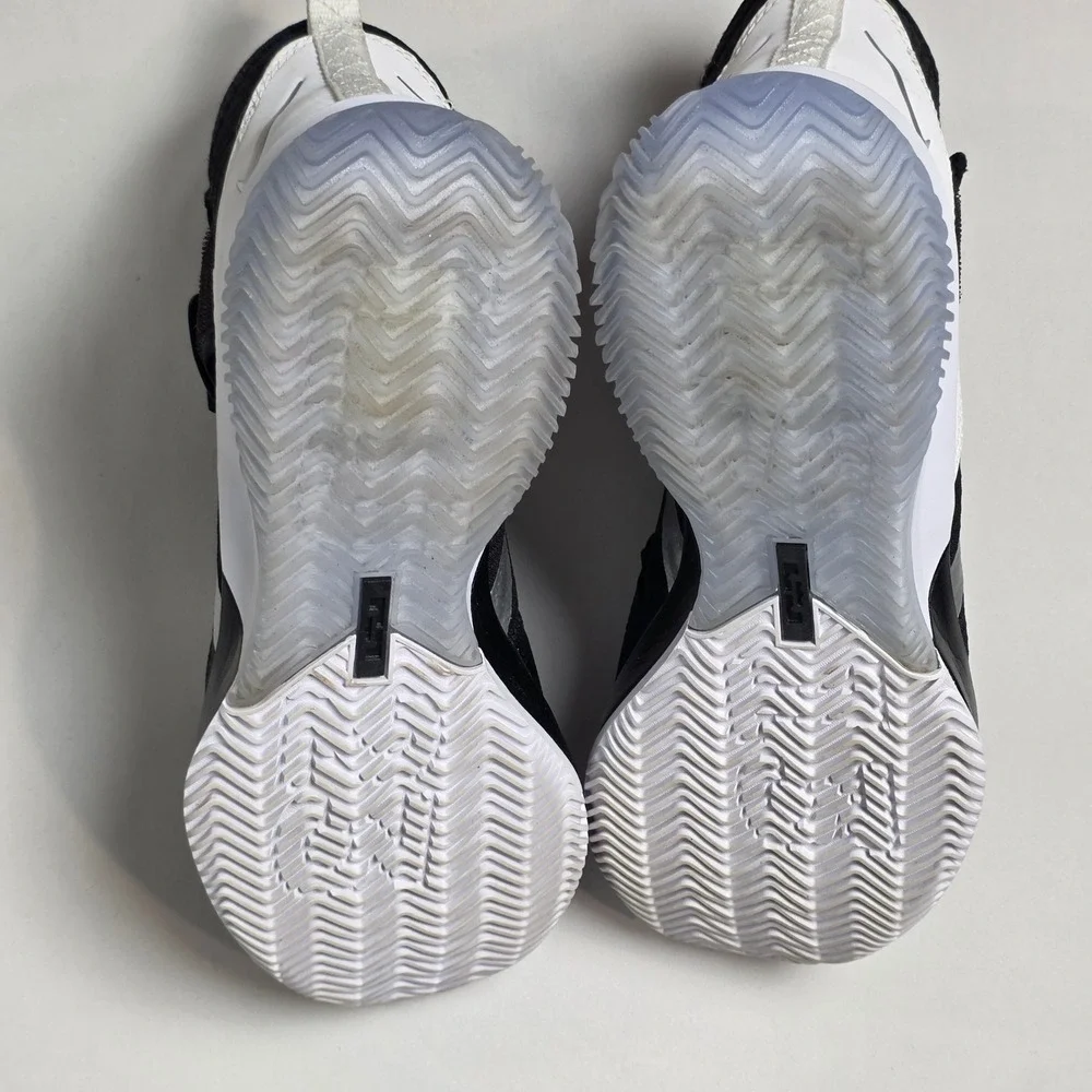 Nike LeBron Soldier 13 SFG Basketball Shoes Mens Size 8 Black and White Sneaker